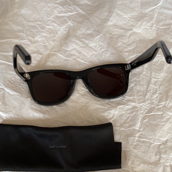 Authentic Saint Laurent sunglasses 🕶 - Picture 11 of 13